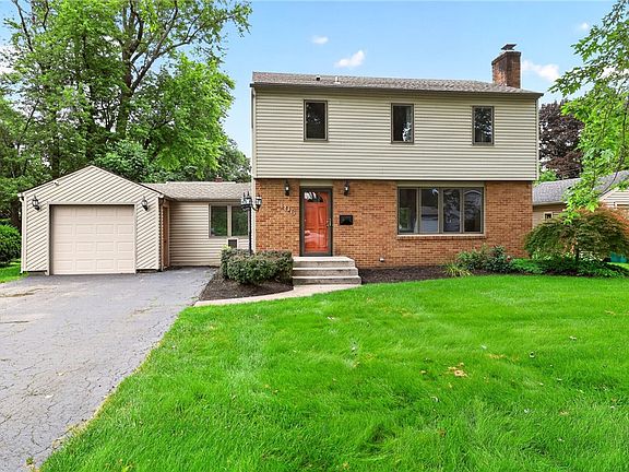 2nd image of 106 Stonehenge Rd