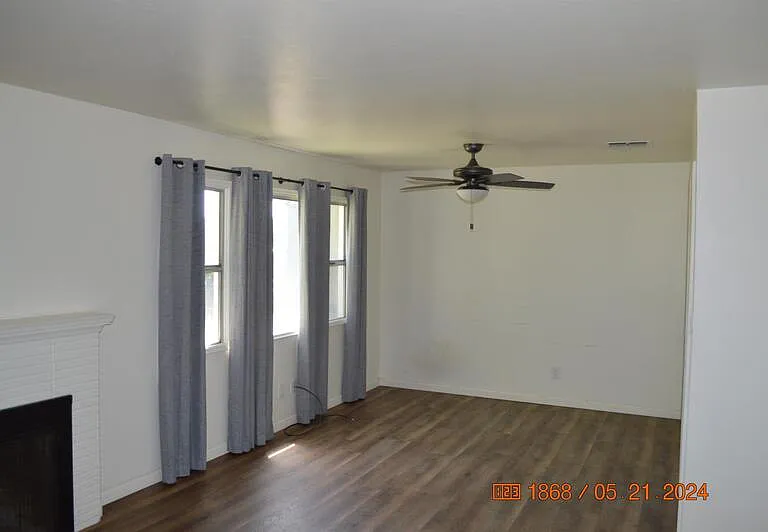 930 S Rose St — Photo 11