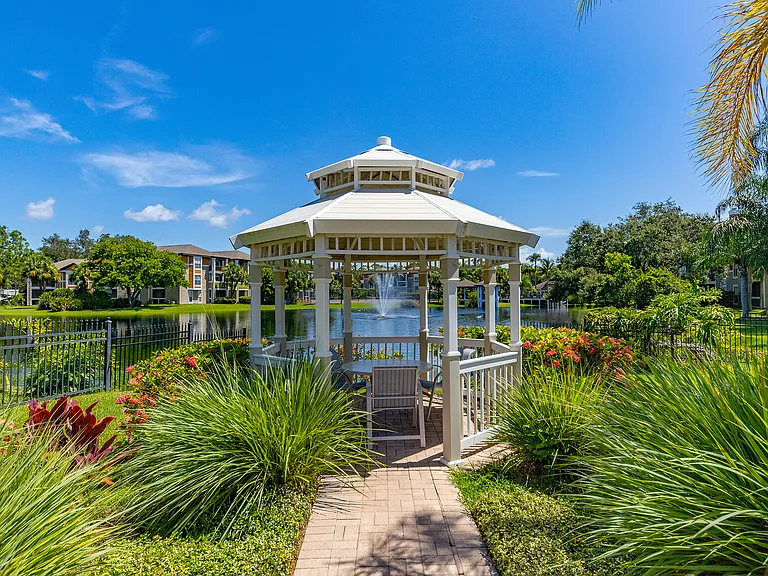 Palm Cove Apartments — Photo 78