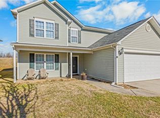 805 Forest Crest Dr, Greensboro, NC 27406