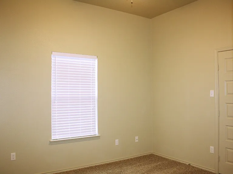 6702 Pontiac Ave — Photo 11