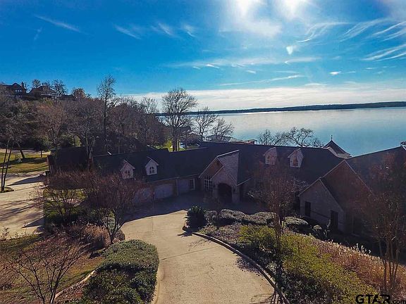 5th image of 119 N Lake Bluff Dr