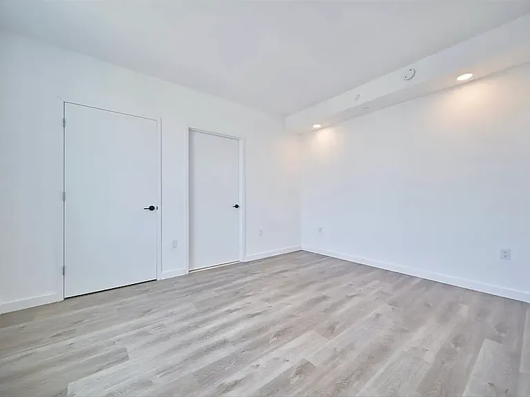 2455 3rd Ave #PHM — Photo 8