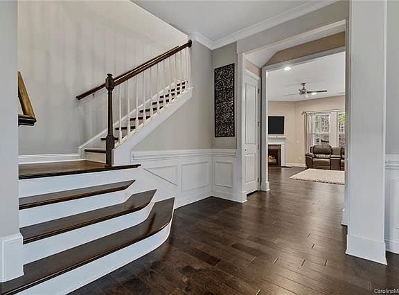 5th image of 628 Cornell Dr