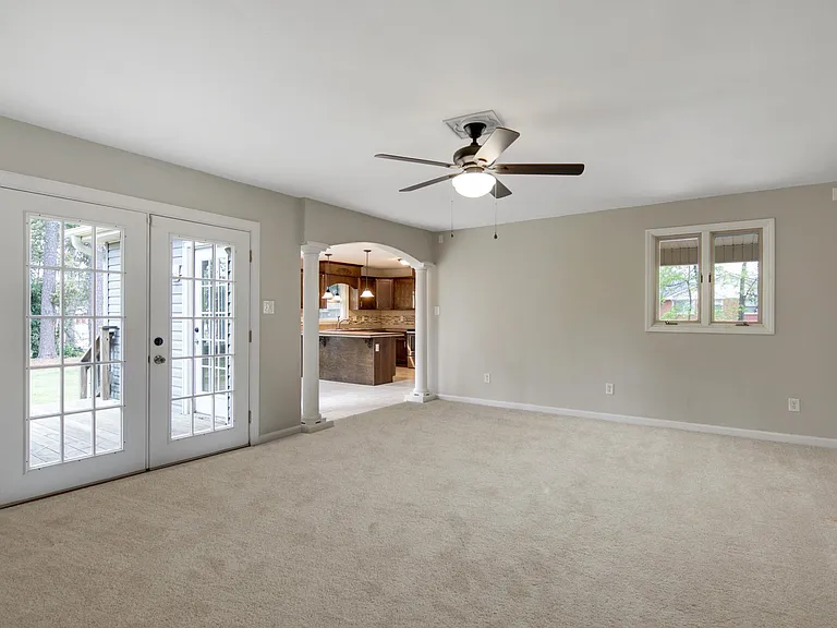 7558 Jennings Ln — Photo 4