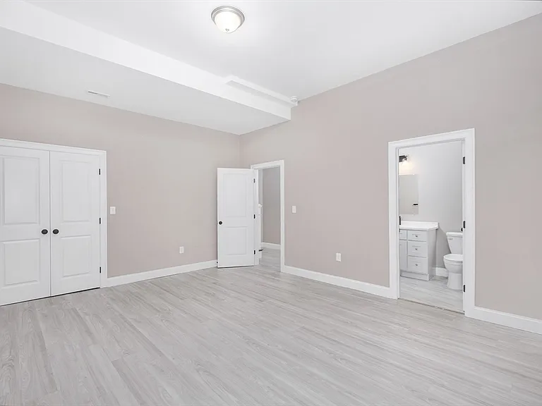 216 Vane St #2 — Photo 9