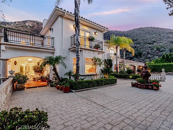 4th image of 27 Roundup Rd