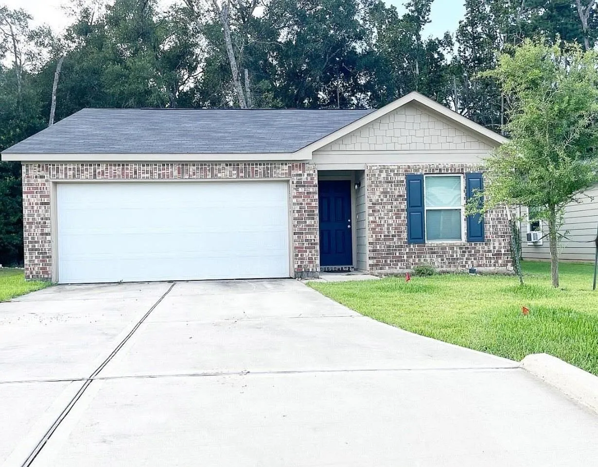 3 bed, 2.0 bath, 1220 sqft, $1,500 — Photo 2