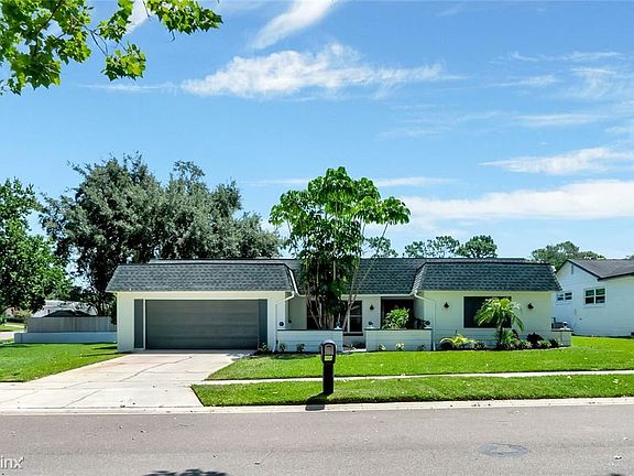 5th image of 521R Baywood Ct