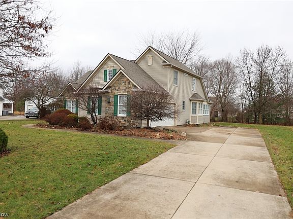 2nd image of 2584 Deerfield Dr