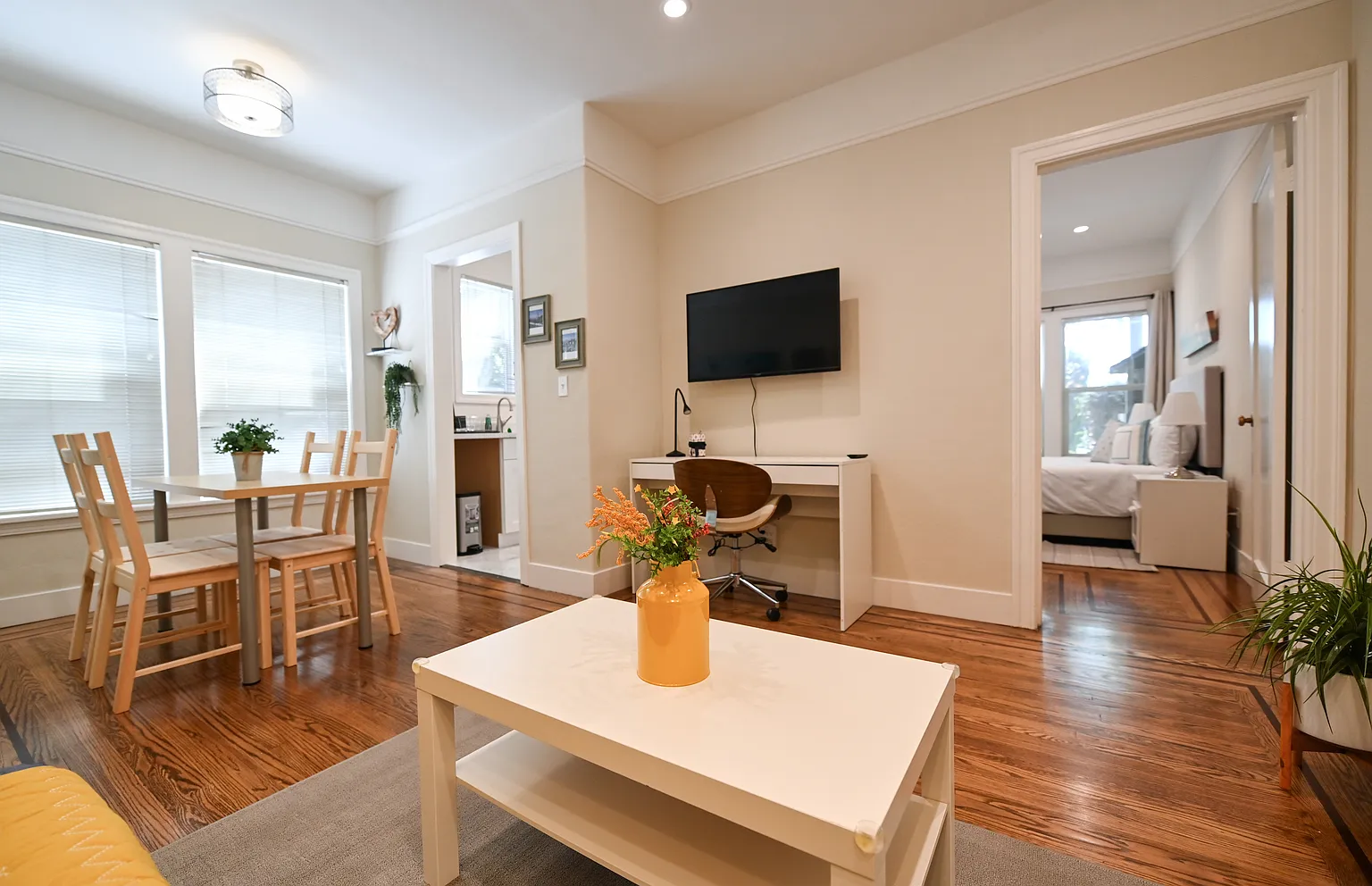 704 B St APT 3 photo 1