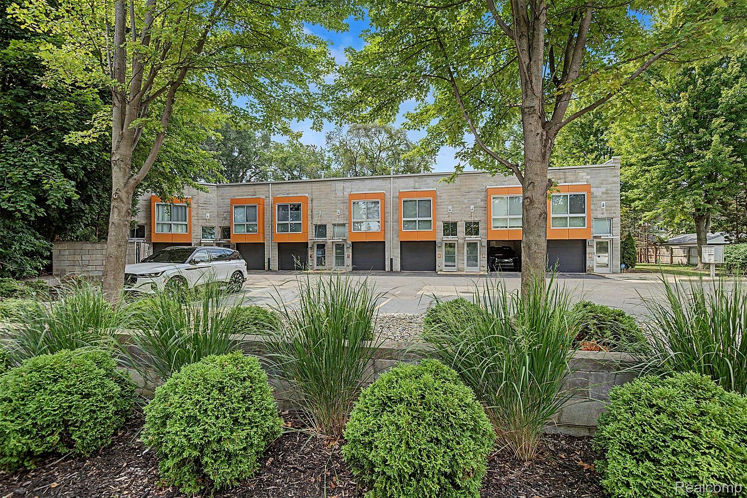 432 E Parent Ave, photo 1