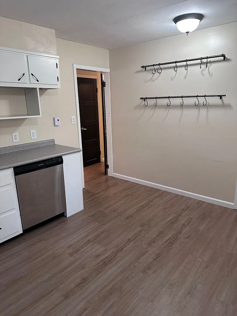 Spacious Bellefonte home available now! — Photo 4