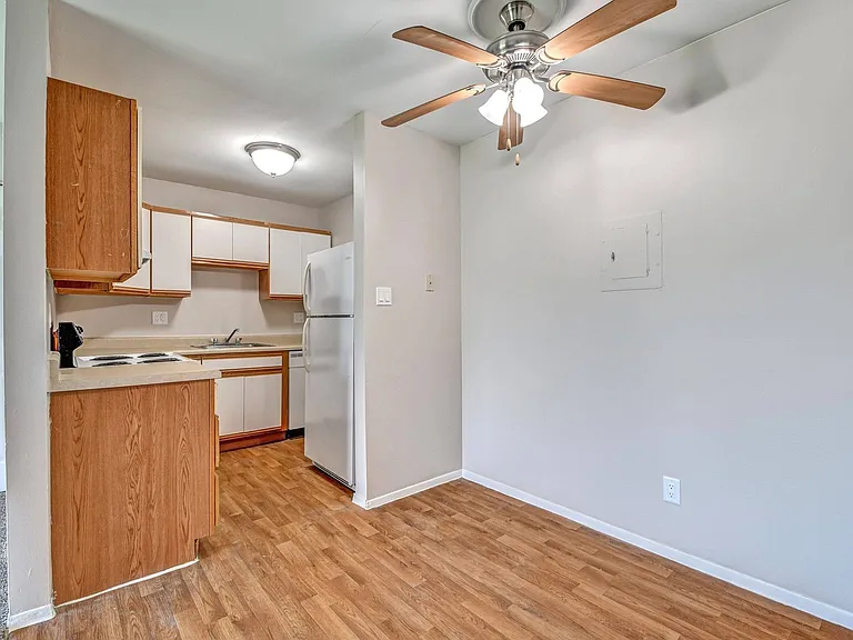 Danube-Classic Kitchen & Dining Area