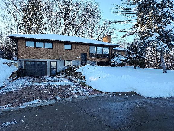 2nd image of 315 River Rdg