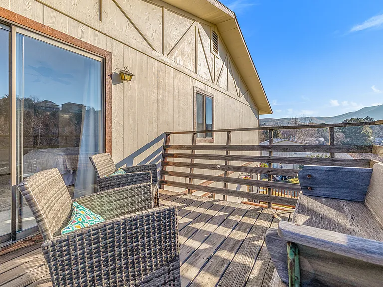 2228 E Roanoke Dr — Photo 37