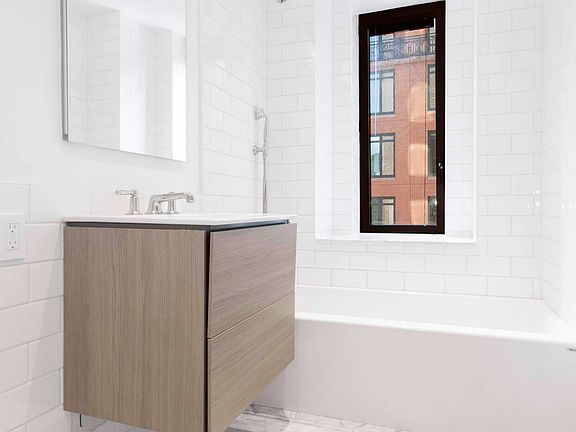 4th image of 201 W 77th St APT 7A