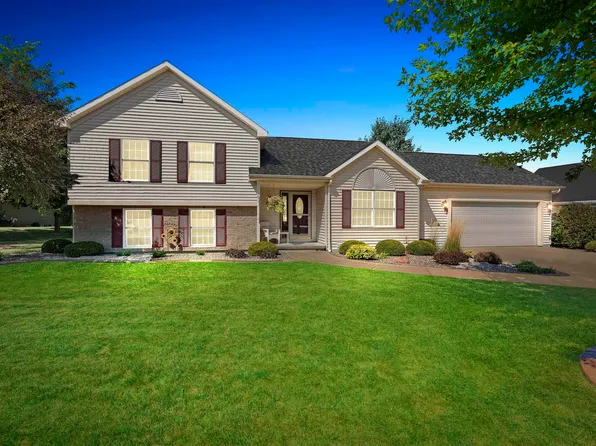 446 Wooden Shoe Cir, Kaukauna, WI 54130
