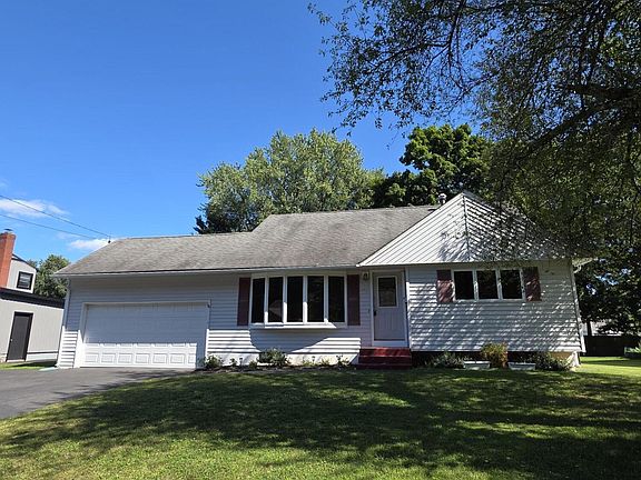 2nd image of 62 Appletree Drive