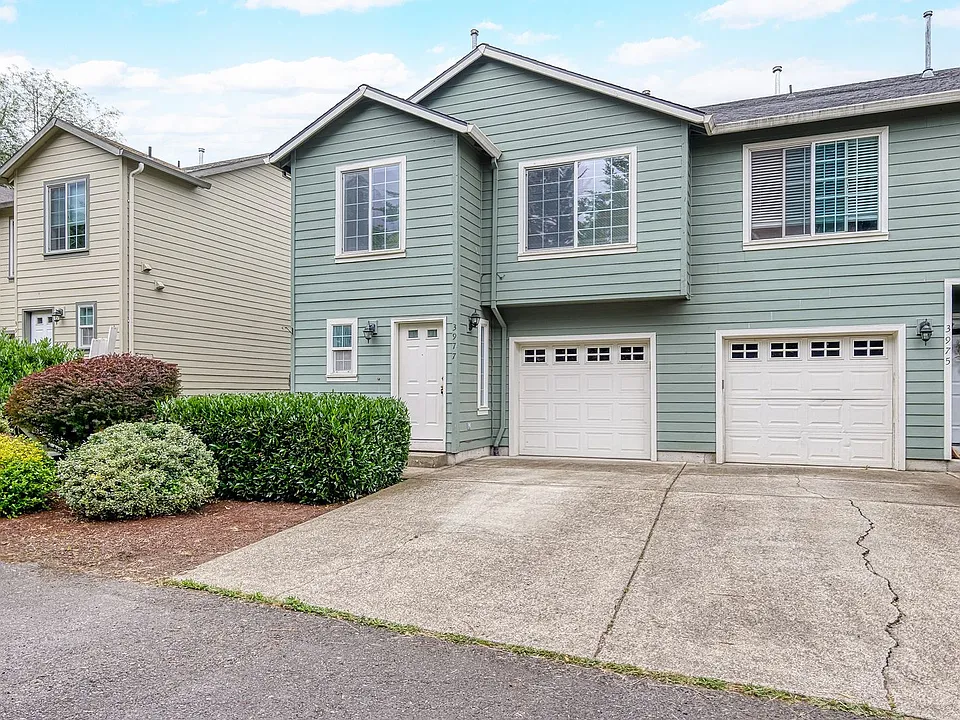 3977 SW 180th Ter