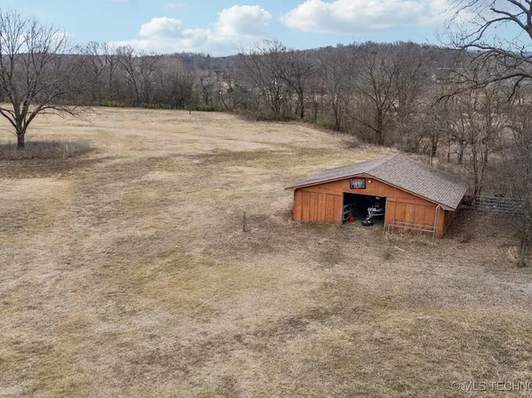 1512 Berry Rd, Fort Gibson, OK 74434