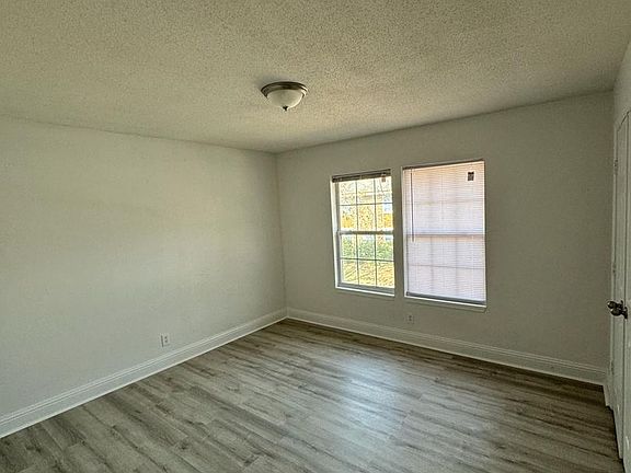 3rd image of 1187 Edna Pl S APT 305