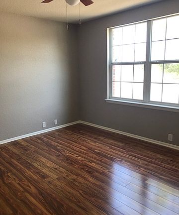 5th image of 5516 Columbia Dr