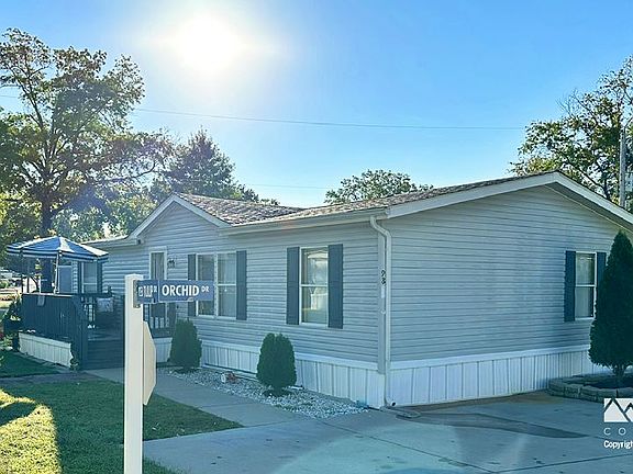 3rd image of 2 Daisy Dr