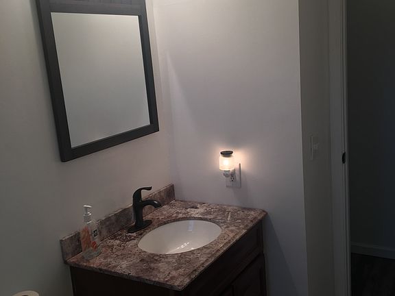 5th image of 805 Cherrydale Ave