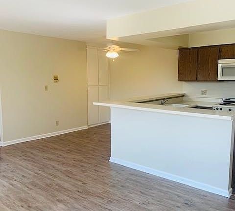 3rd image of 1920 Peyton Ave APT 106