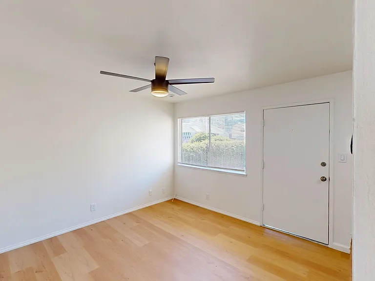 1520 Castro St — Photo 6