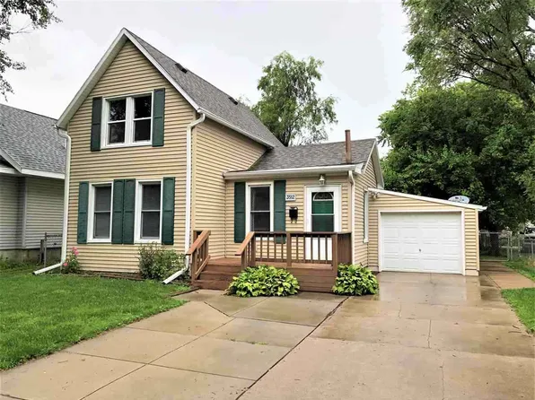 3512 17th St, Columbus, NE 68601