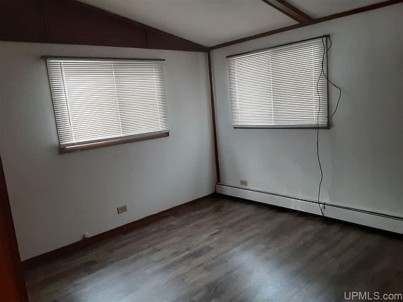 4th image of 720 E Ayer St