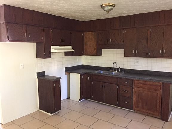 2nd image of 3237 Voigt Dr