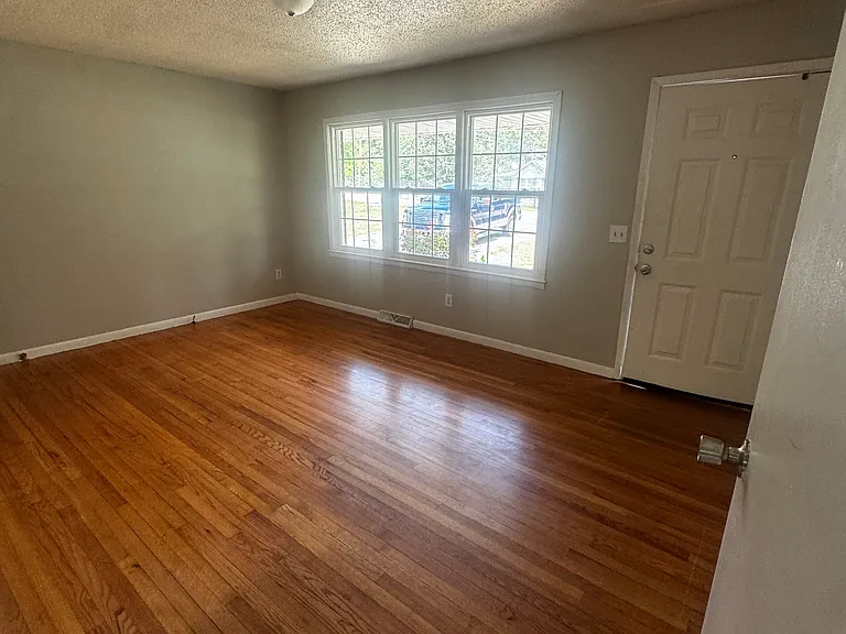 245 Springdale Hghts Rd — Photo 8