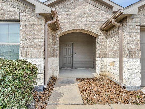 2nd image of 23430 Harrow Field Ln