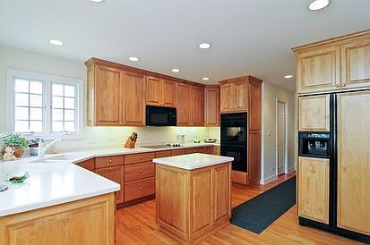 3rd image of 1720 Marquette Ct