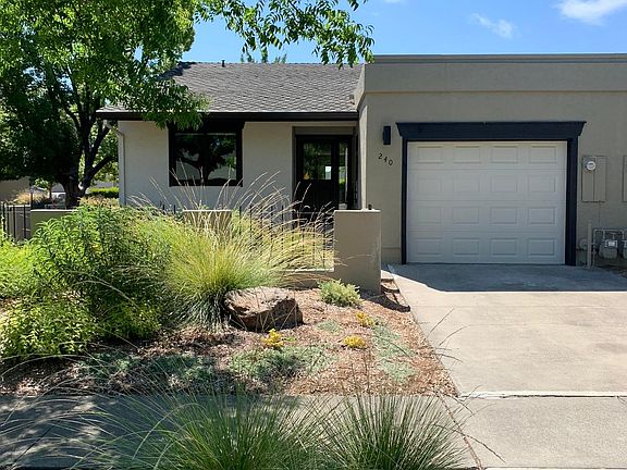 2nd image of 240 Vista Ct