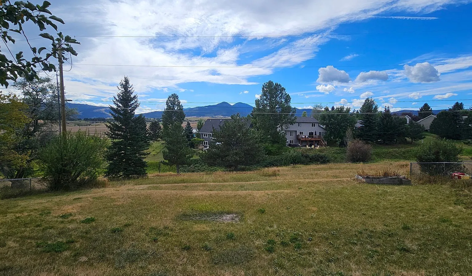 Beautiful 4 Bed 2.5 Bath SFH Available Now! Pet Friendly! — Photo 3