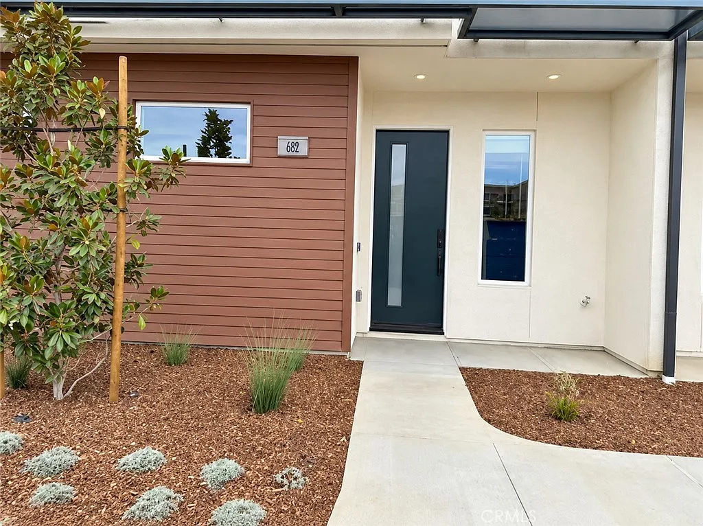 3 bed, 1634 sqft, $3,400 — Photo 4