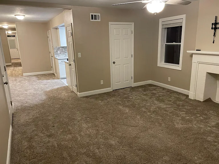 1623 Quarrier St #C — Photo 10