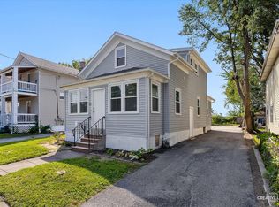 232 N 4th St, Aurora, IL 60505