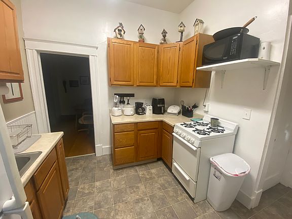 3rd image of 12 Grand Ave