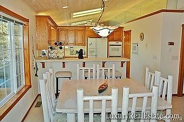 5th image of 2205 Venice Dr
