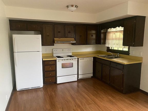 3rd image of 254 Clovernook Dr #B