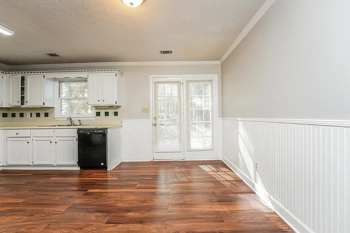 629 Tahoe Cir SE — Photo 6
