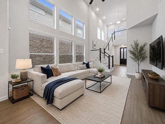 4th image of 27022 Brighton Valley Way
