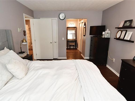 5th image of 1727 E 56th St Unit D