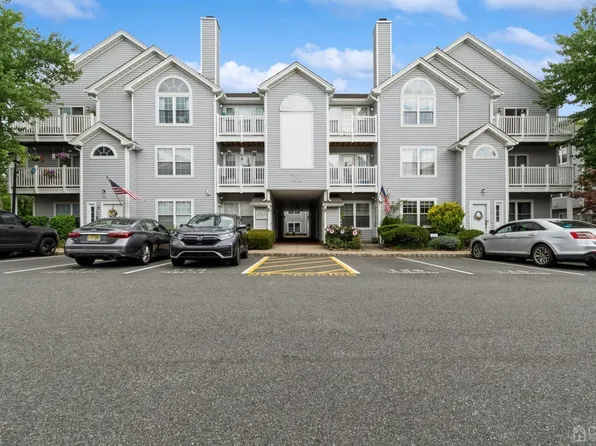 54 Springbrook Rd E, Montville, NJ 07045