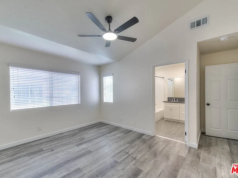 13810 Funston Ave — Photo 14